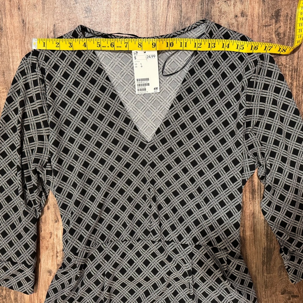 NWT H&M Beige & Black Geometric Wrap Dress - Picture 4 of 9